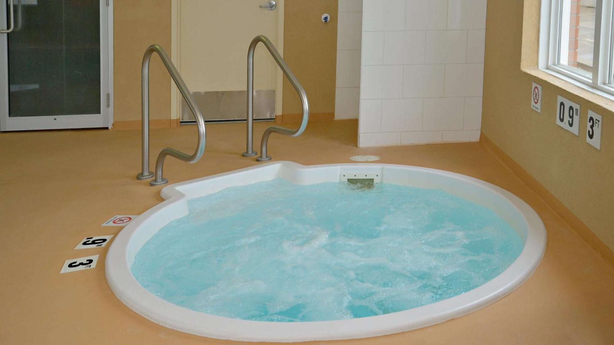 Holiday Inn Express Hotel & Suites Edson By Ihg Kültér fotó