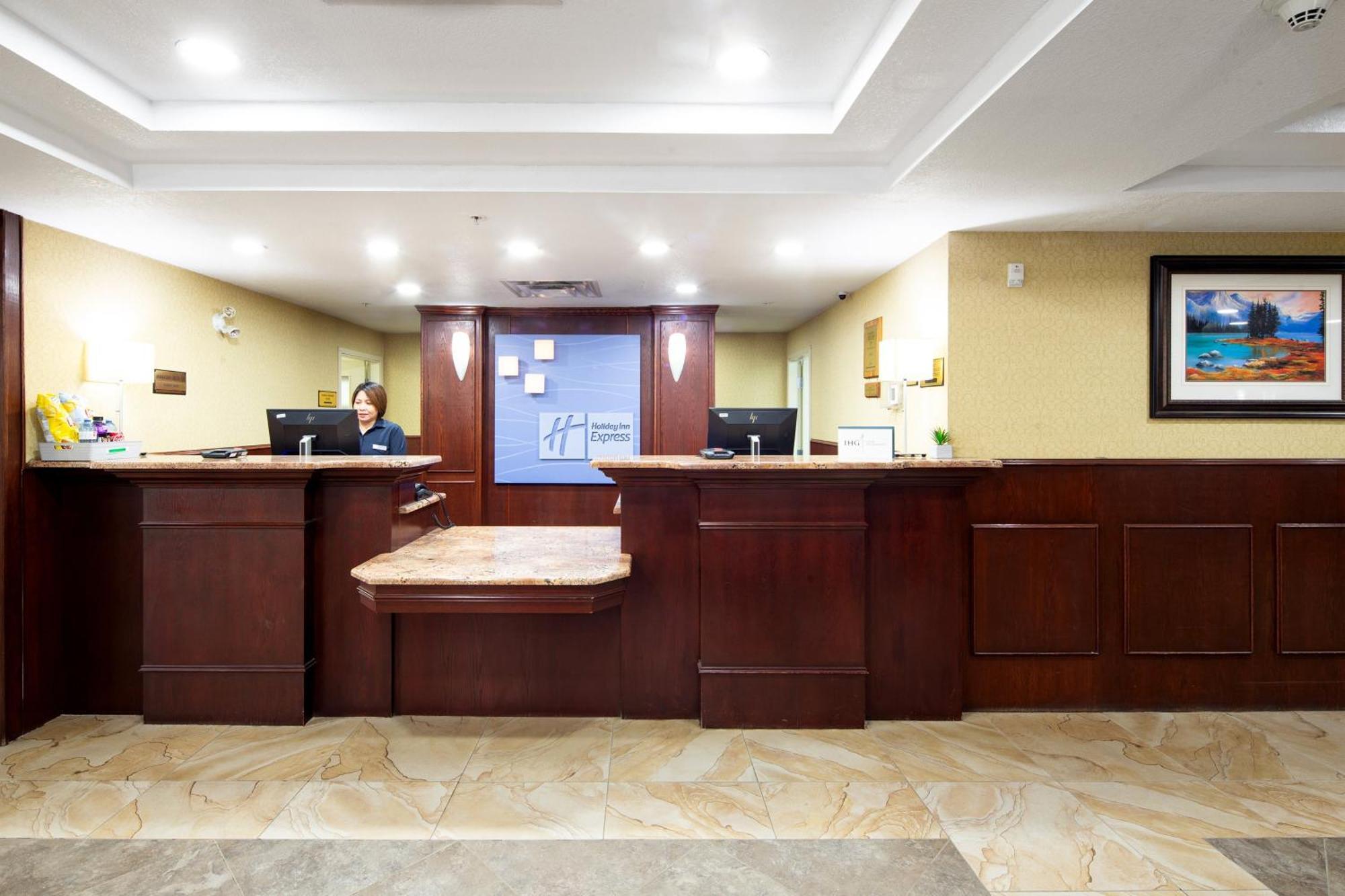 Holiday Inn Express Hotel & Suites Edson By Ihg Kültér fotó
