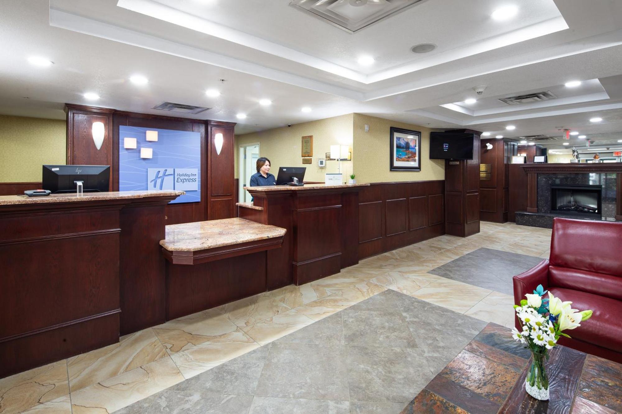 Holiday Inn Express Hotel & Suites Edson By Ihg Kültér fotó