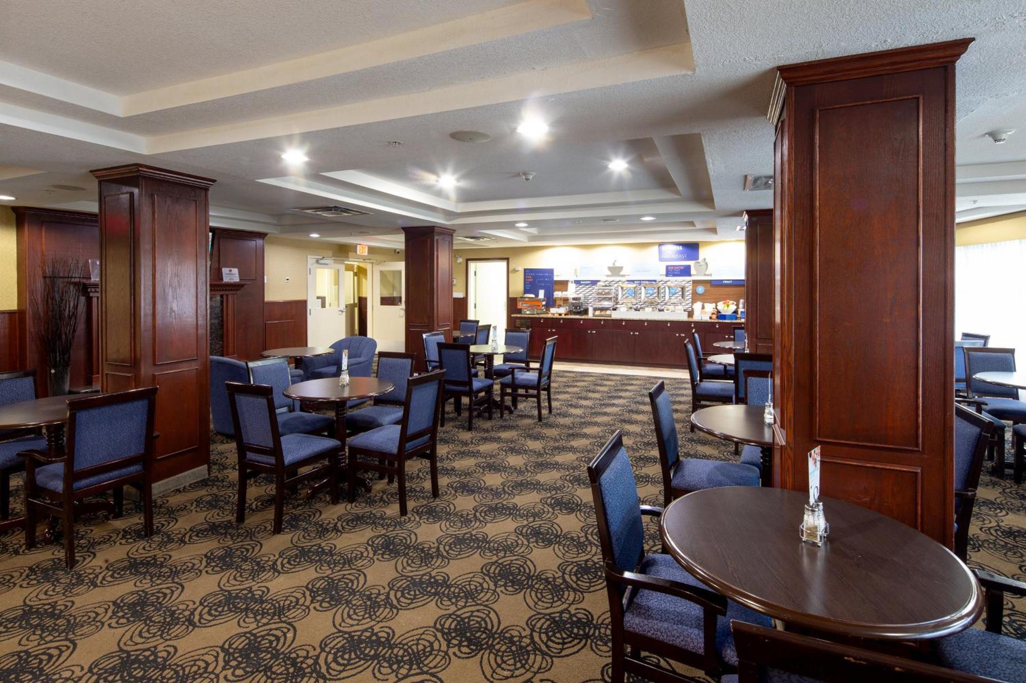 Holiday Inn Express Hotel & Suites Edson By Ihg Kültér fotó