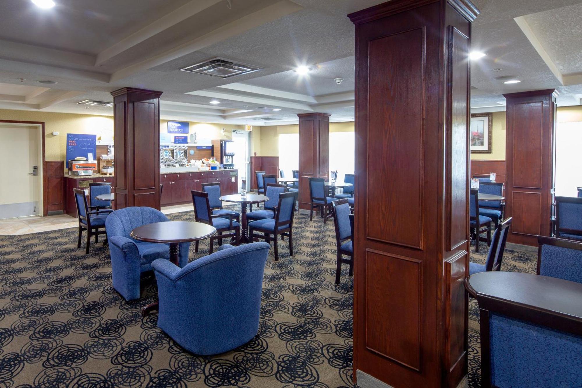 Holiday Inn Express Hotel & Suites Edson By Ihg Kültér fotó