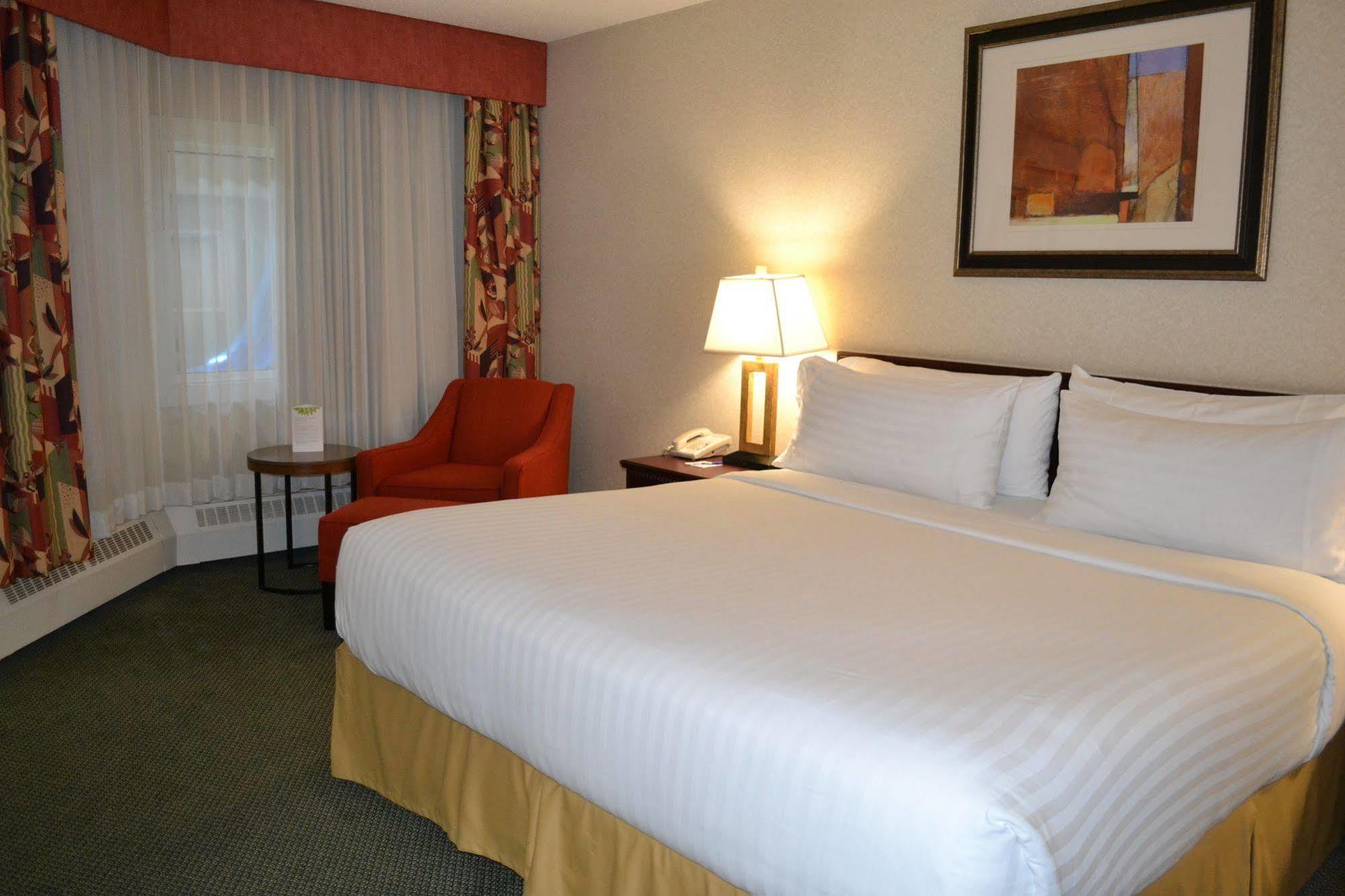 Holiday Inn Express Hotel & Suites Edson By Ihg Kültér fotó