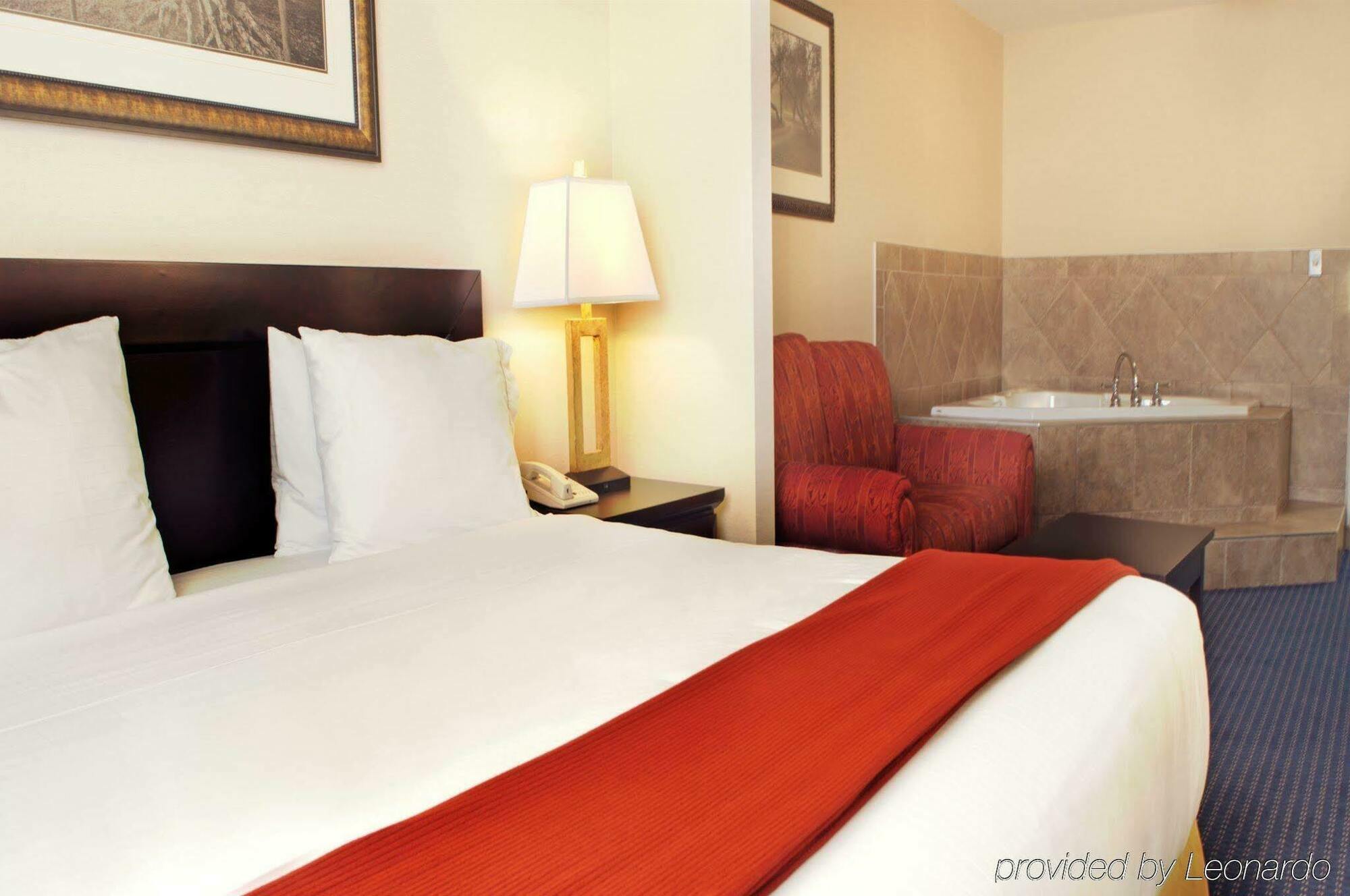 Holiday Inn Express Hotel & Suites Edson By Ihg Kültér fotó
