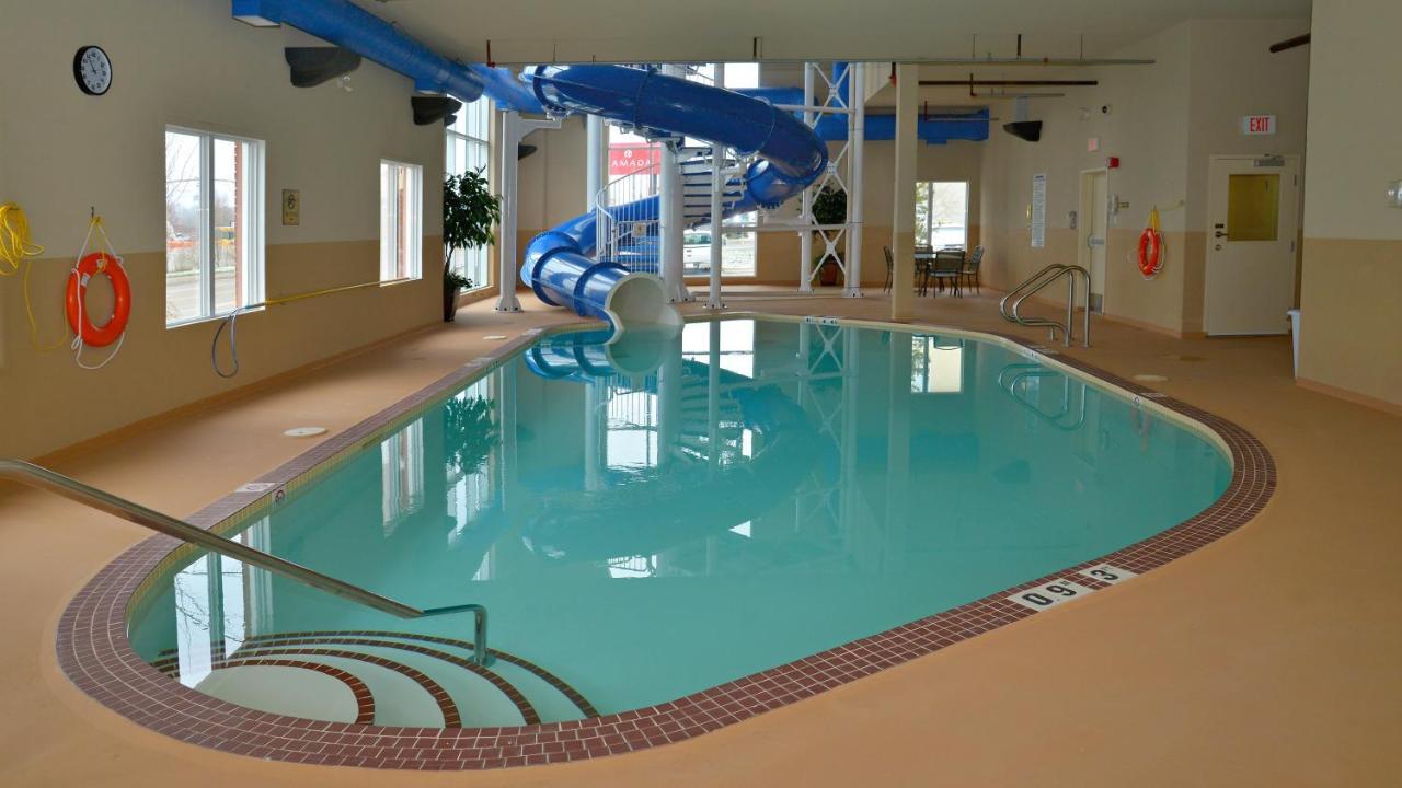 Holiday Inn Express Hotel & Suites Edson By Ihg Kültér fotó
