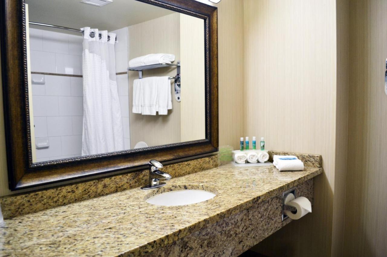 Holiday Inn Express Hotel & Suites Edson By Ihg Kültér fotó