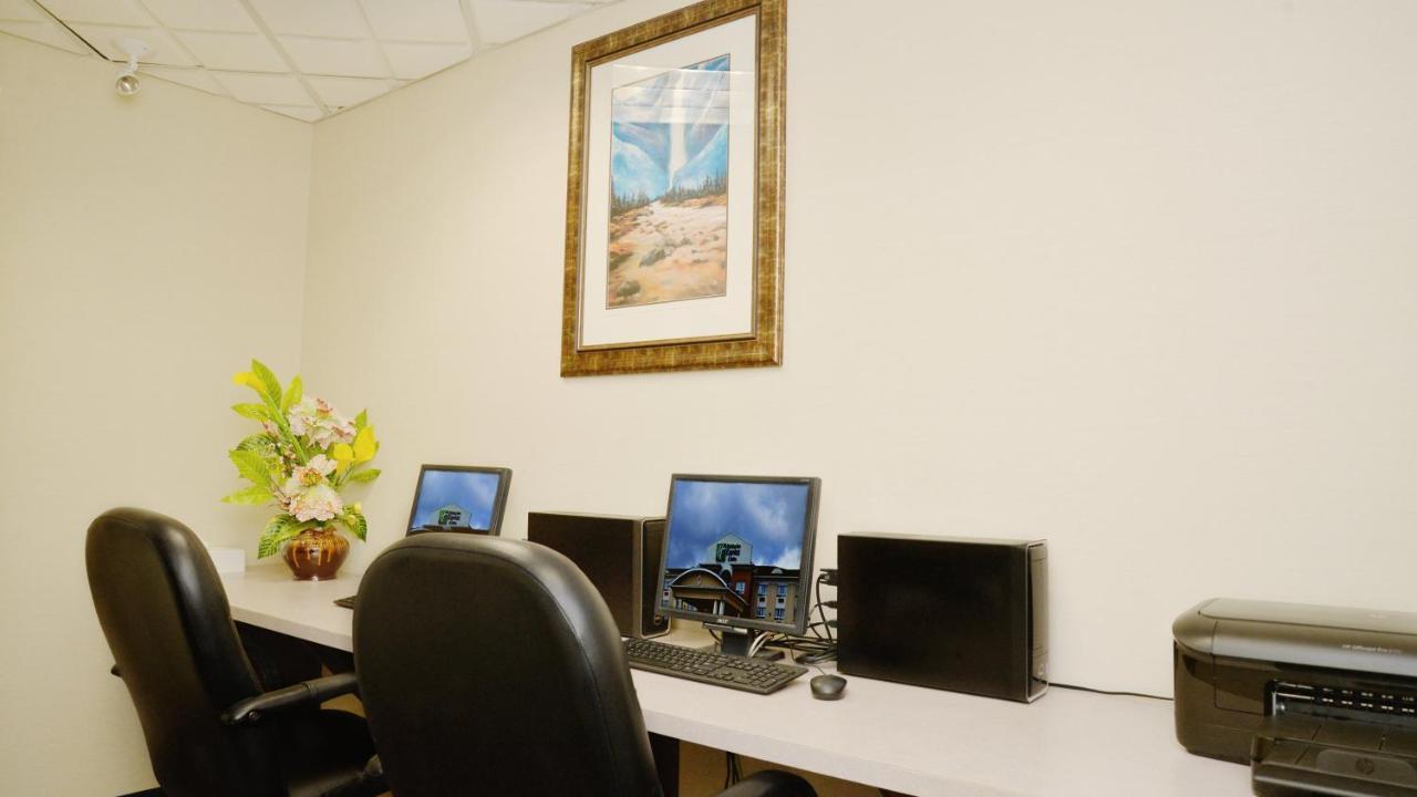 Holiday Inn Express Hotel & Suites Edson By Ihg Kültér fotó