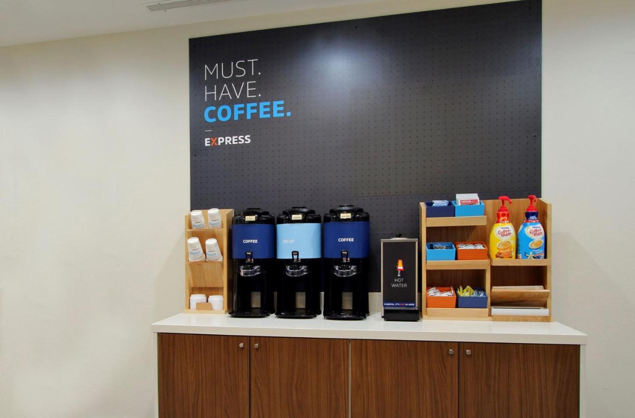 Holiday Inn Express Hotel & Suites Edson By Ihg Kültér fotó